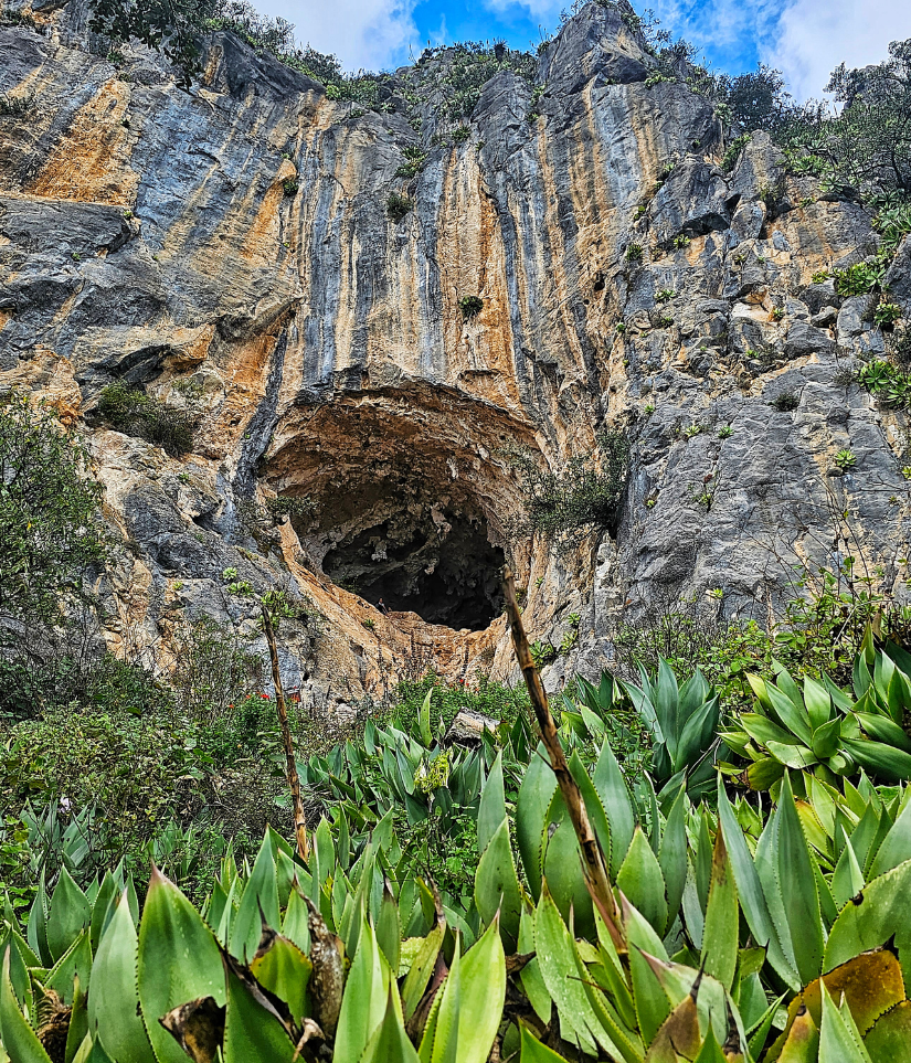 Cueva del Tecolote