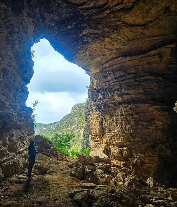 Entre Arroyos y Cuevas